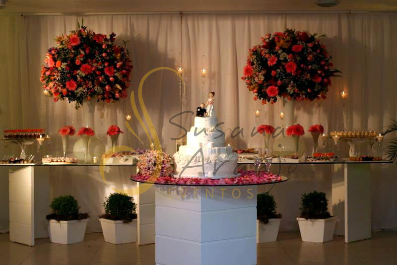 decoração-da-mesa-de-bolo-casamento-19