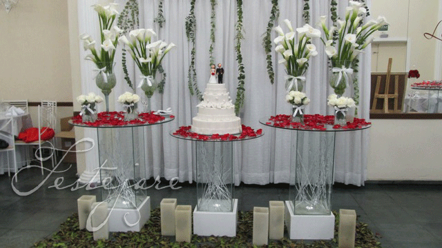 mesas-de-casamento-decoradas-com-mini-bolos-3